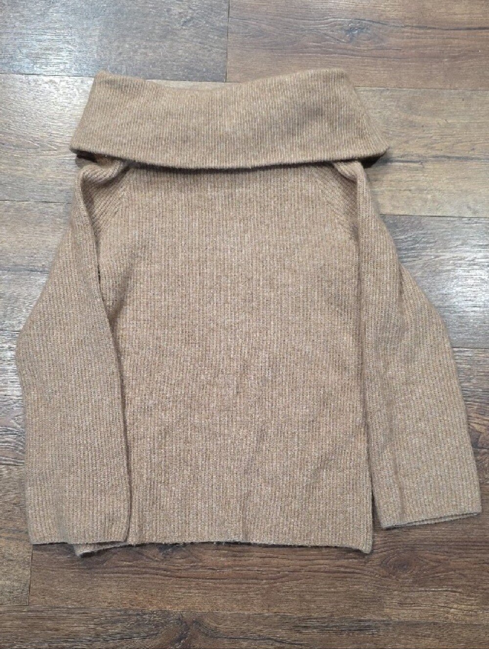H&M Ribbed Knit Funnel-neck Sweater - Picture 3 of 3
